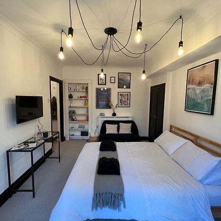Stylish Central Basement Studio, With Outdoor Space برايتون المظهر الخارجي الصورة