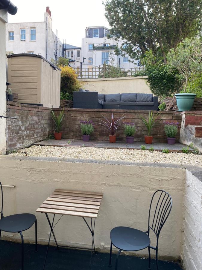 Stylish Central Basement Studio, With Outdoor Space برايتون المظهر الخارجي الصورة