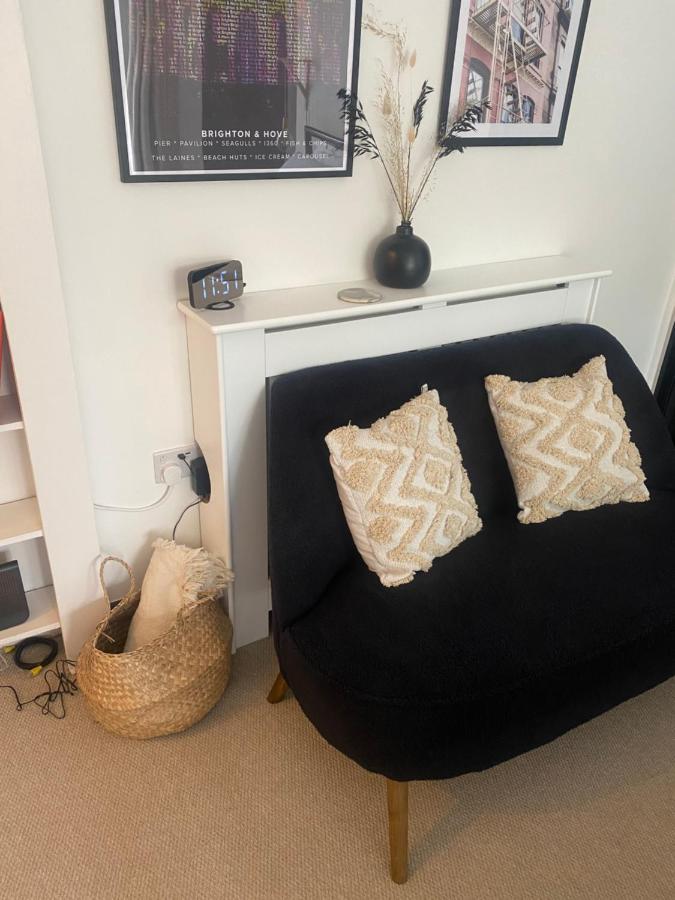 Stylish Central Basement Studio, With Outdoor Space برايتون المظهر الخارجي الصورة